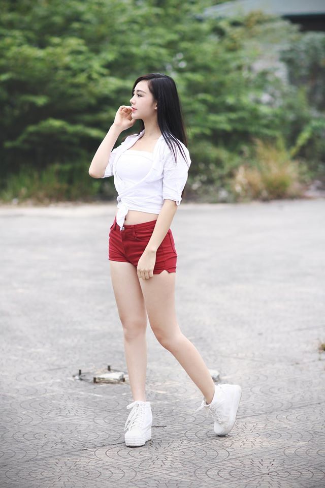 脱女学生小内内摸出水动态图